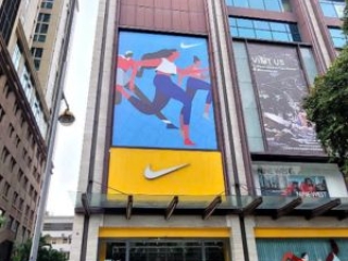 Làm bảng hiệu ngoài trời có bền không? htsolution.vn