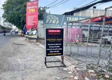 Bảng hiệu hộp đèn đứng giá rẻ - Quảng cáo Hoàng Thiện