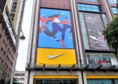 Làm bảng hiệu ngoài trời có bền không? htsolution.vn