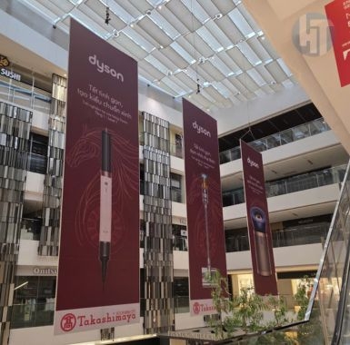 Banner quảng cáo treo trần Dyson tại TTTM
