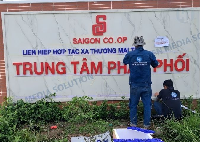 bảng hiệu chữ mica