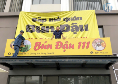 bảng hiệu chất liệu bạt hiflex