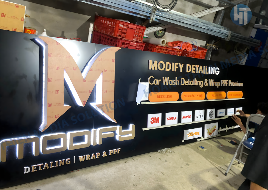 bảng hiệu hộp đèn chữ mica có led